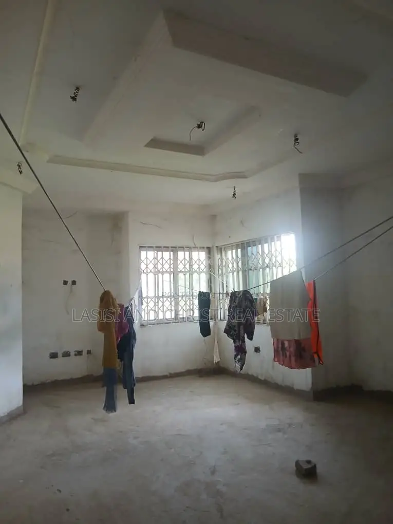 5bdrm Duplex in Lasisi And Christ, Amasaman for sale