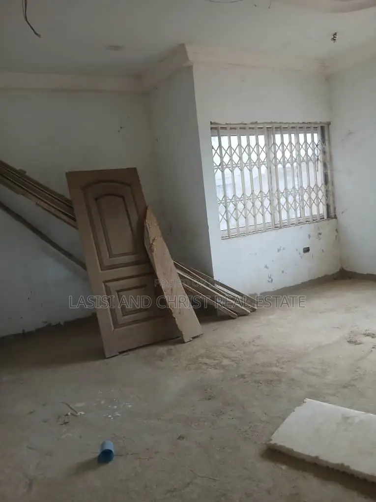 5bdrm Duplex in Lasisi And Christ, Amasaman for sale