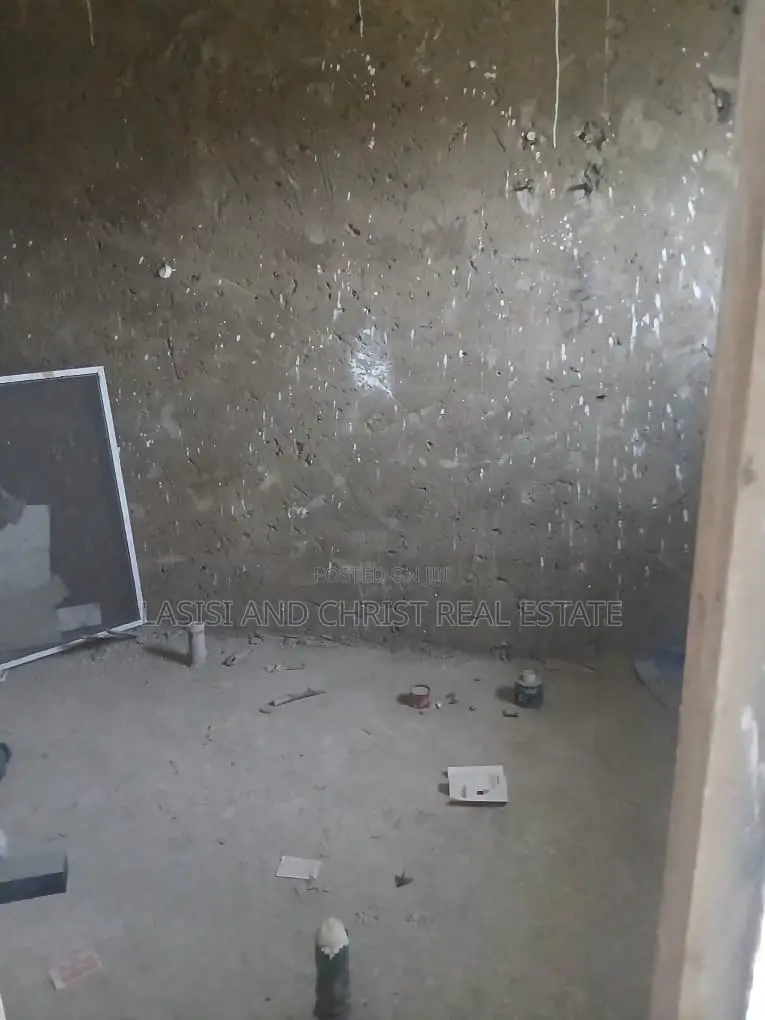 5bdrm Duplex in Lasisi And Christ, Amasaman for sale