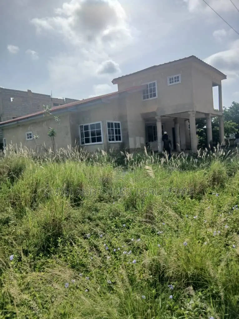 5bdrm Duplex in Lasisi And Christ, Amasaman for sale