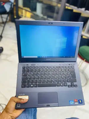 New Laptop Sony VAIO VPC-SB3S9E 8GB Intel Core i5 HDD 250GB
