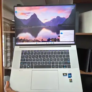 Laptop HP ZBook Studio G8 16GB Intel Core i7 SSD 512GB