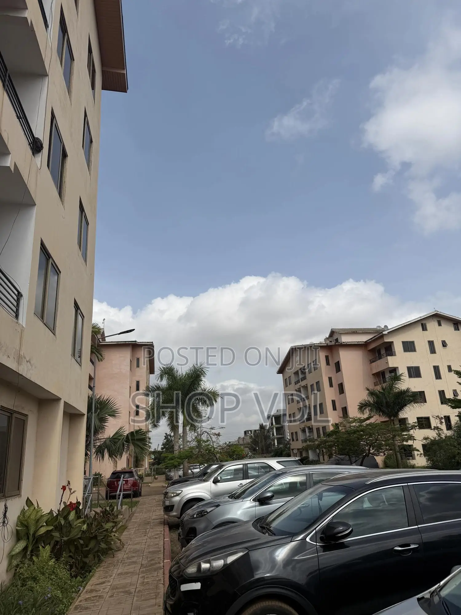 2bdrm Apartment in Lajoya Courts, Zongo Junction for sale