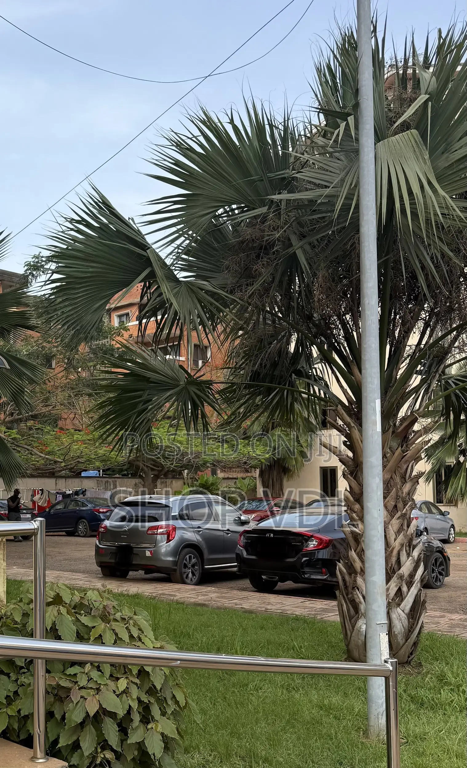 2bdrm Apartment in Lajoya Courts, Zongo Junction for sale