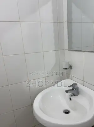 2bdrm Apartment in Lajoya Courts, Zongo Junction for sale