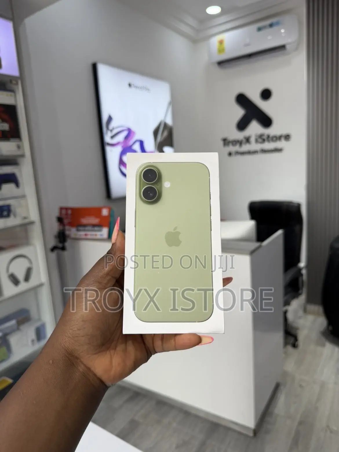 New Apple iPhone 17 256 GB Green