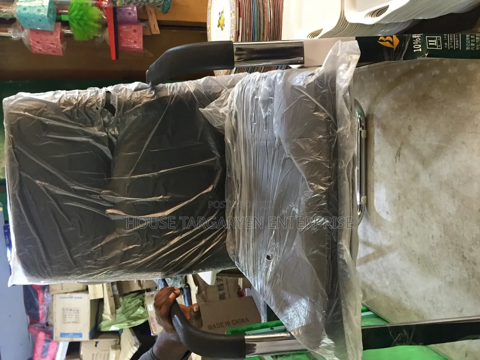 Executive Visitors Office Chair With Armrest
