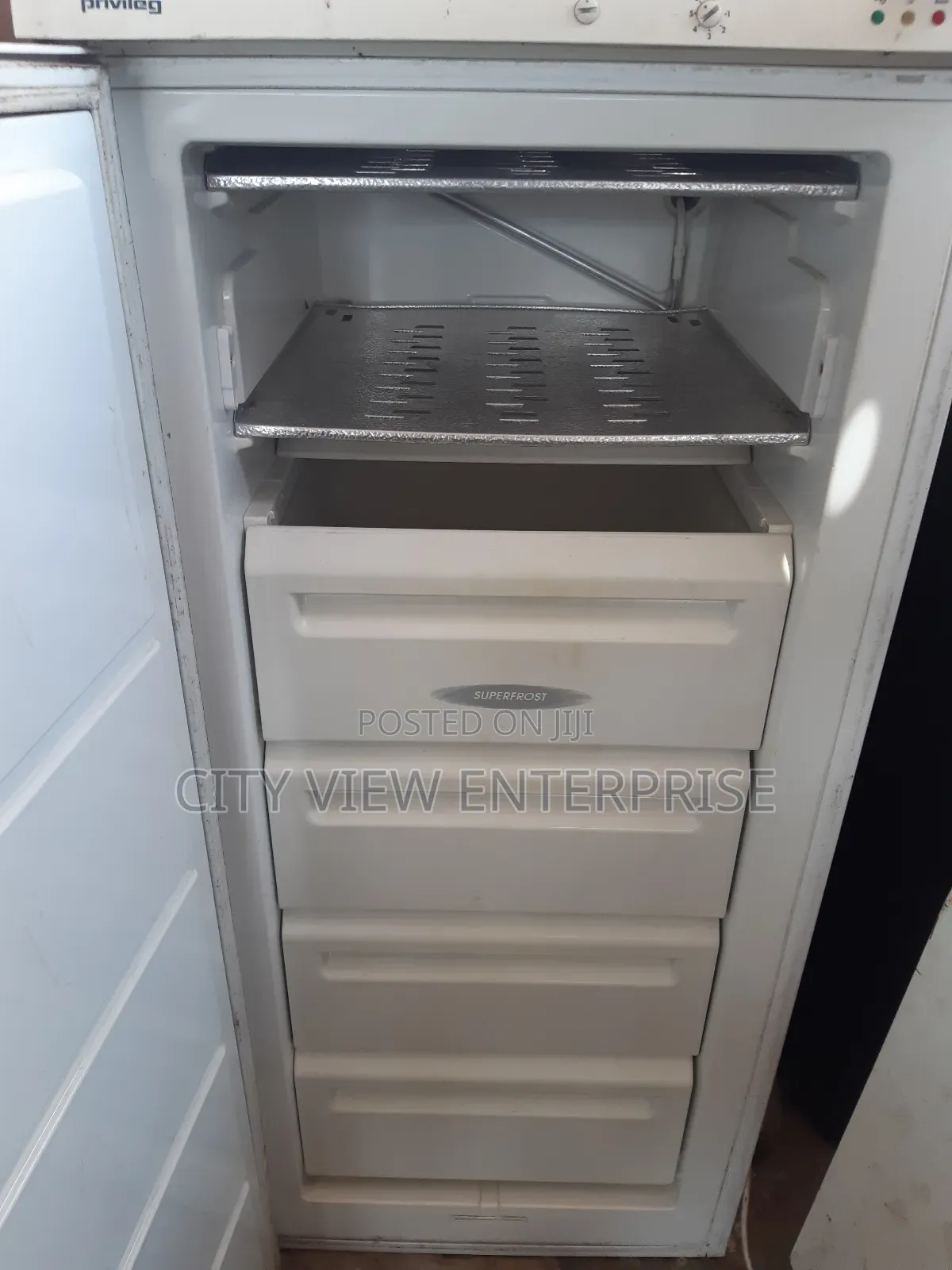 Refrigerator
