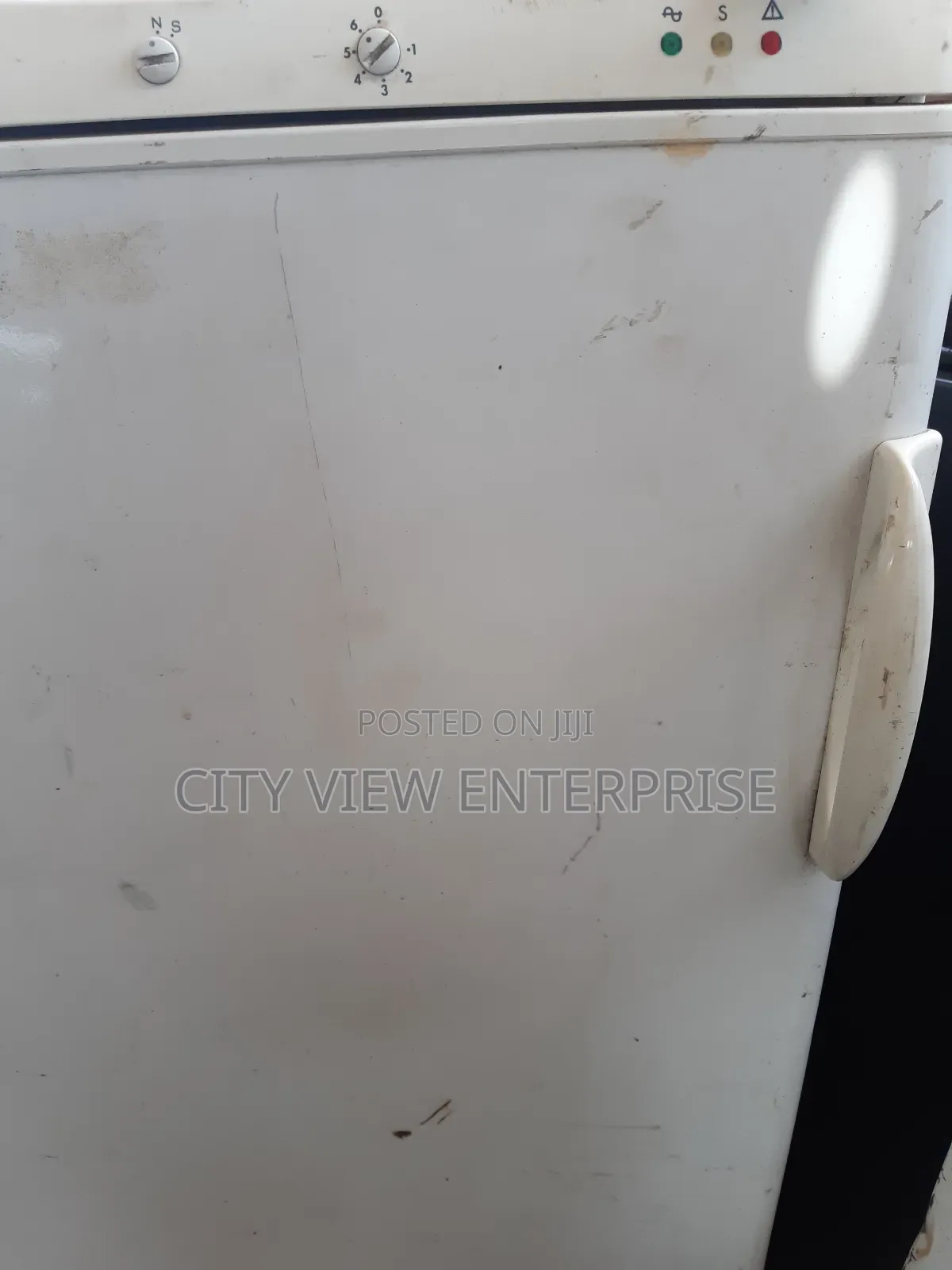 Refrigerator