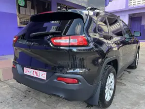 Jeep Cherokee Latitude 4dr SUV 4WD (2.4L 4cyl 9A) 2014 Black