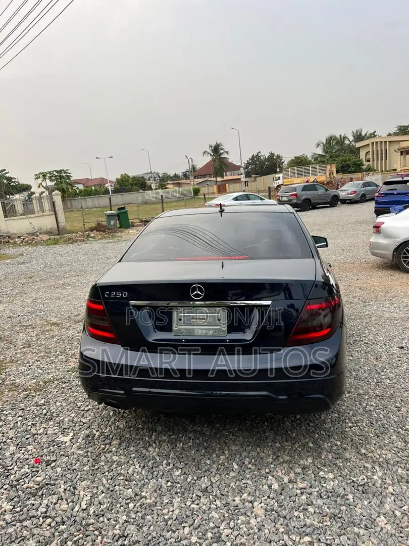 Mercedes-Benz C250 2013 Black