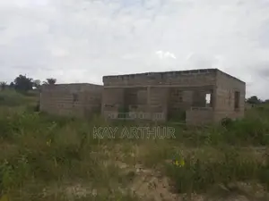 4bdrm Apartment in Amasaman for sale