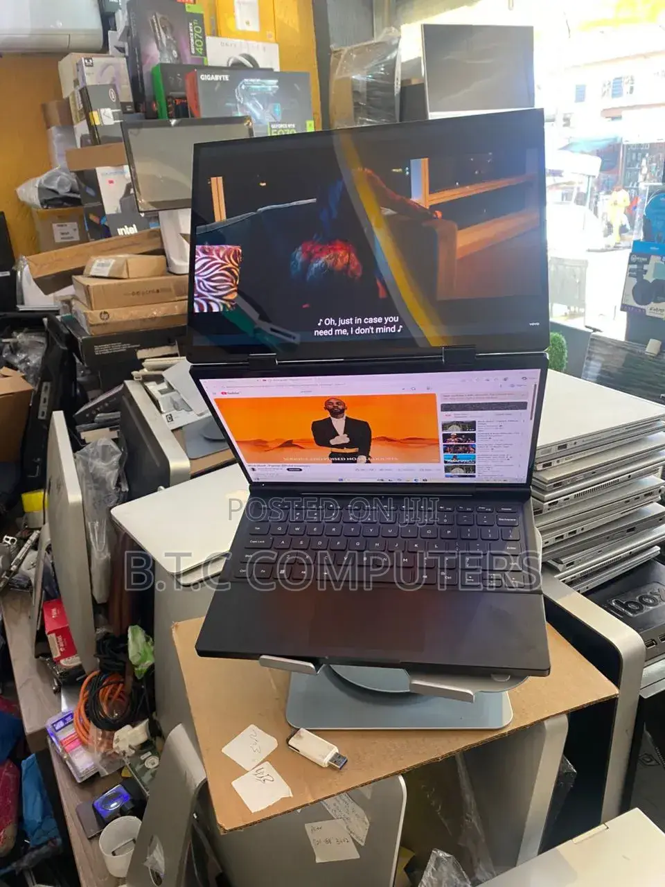 Laptop Asus Zenbook Duo 14 32GB Intel Core Ultra 9 SSHD (Hybrid) 1T