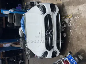 Mercedes Benz E300 2022 Complete Front Cut From Dashboard