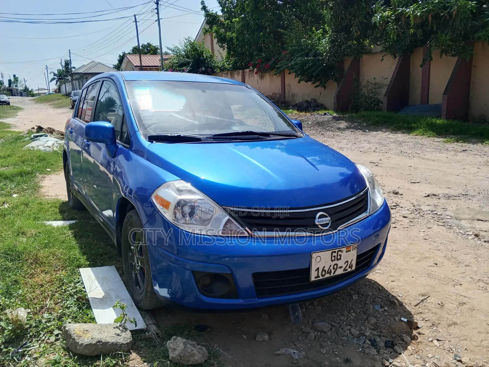 Nissan Versa 2010 Blue