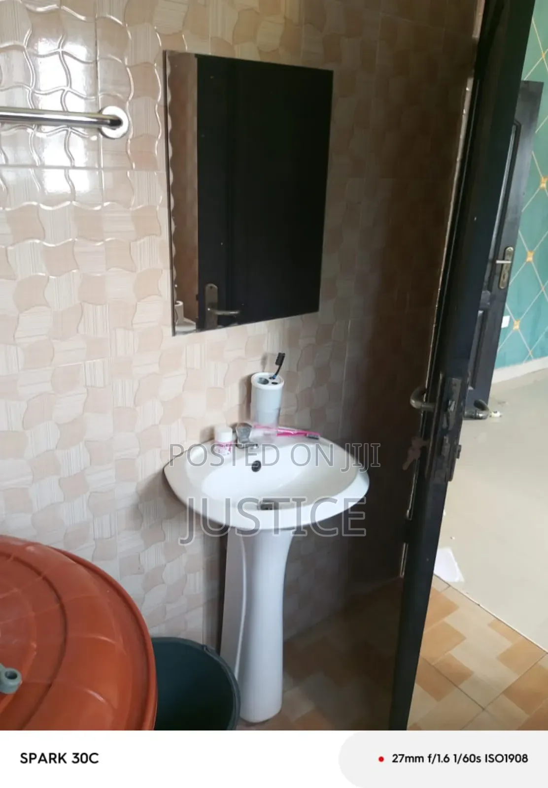 1bdrm Apartment in Adenta, Barrier for rent