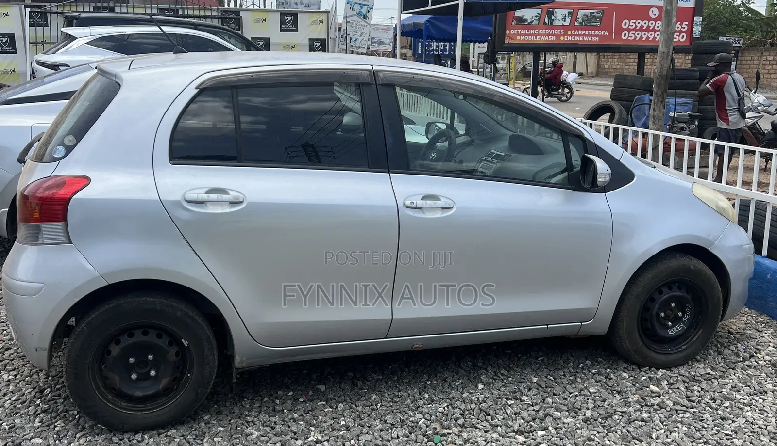 Toyota Vitz 1.3 AWD 3dr 2010 Silver
