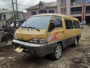 Hyundai H-100 1988 Yellow