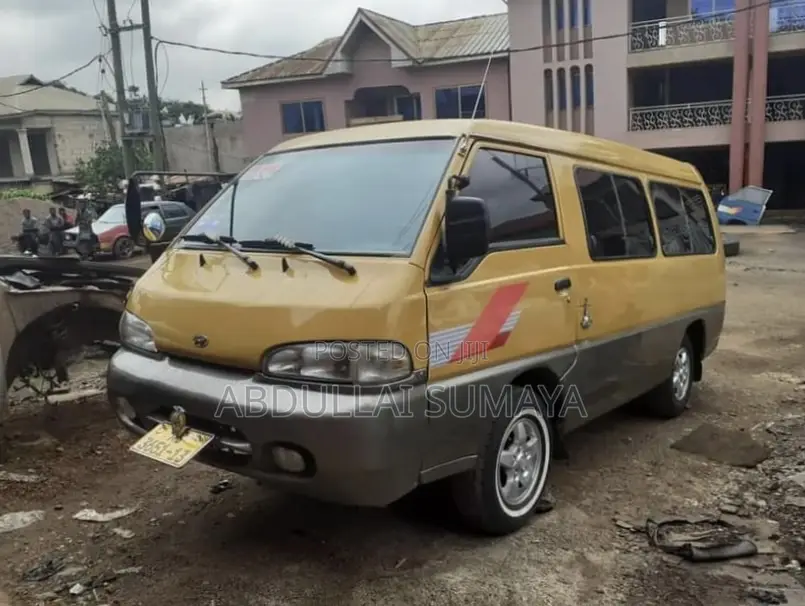 Hyundai H-100 1988 Yellow