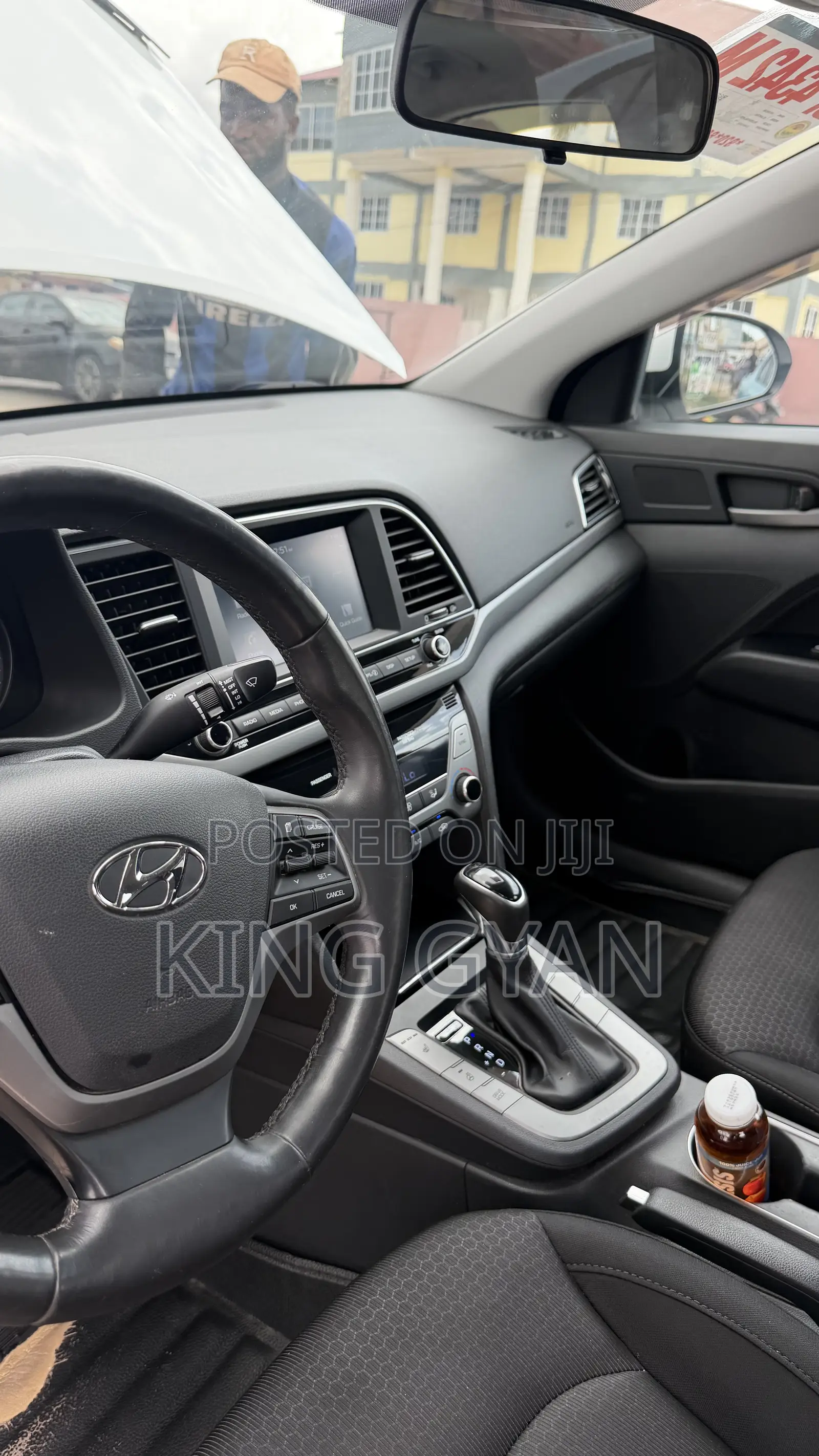 Hyundai Elantra Limited Sedan FWD (2.0L 4cyl 6A) 2017 White