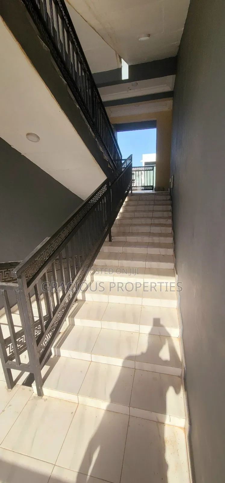 1bdrm Apartment in Gracious Properties, Weija for rent