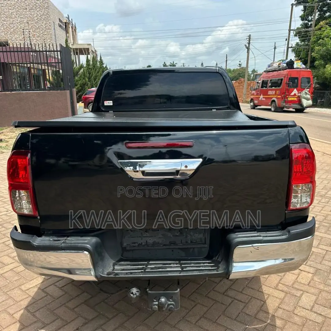 Toyota Hilux 2018 Black
