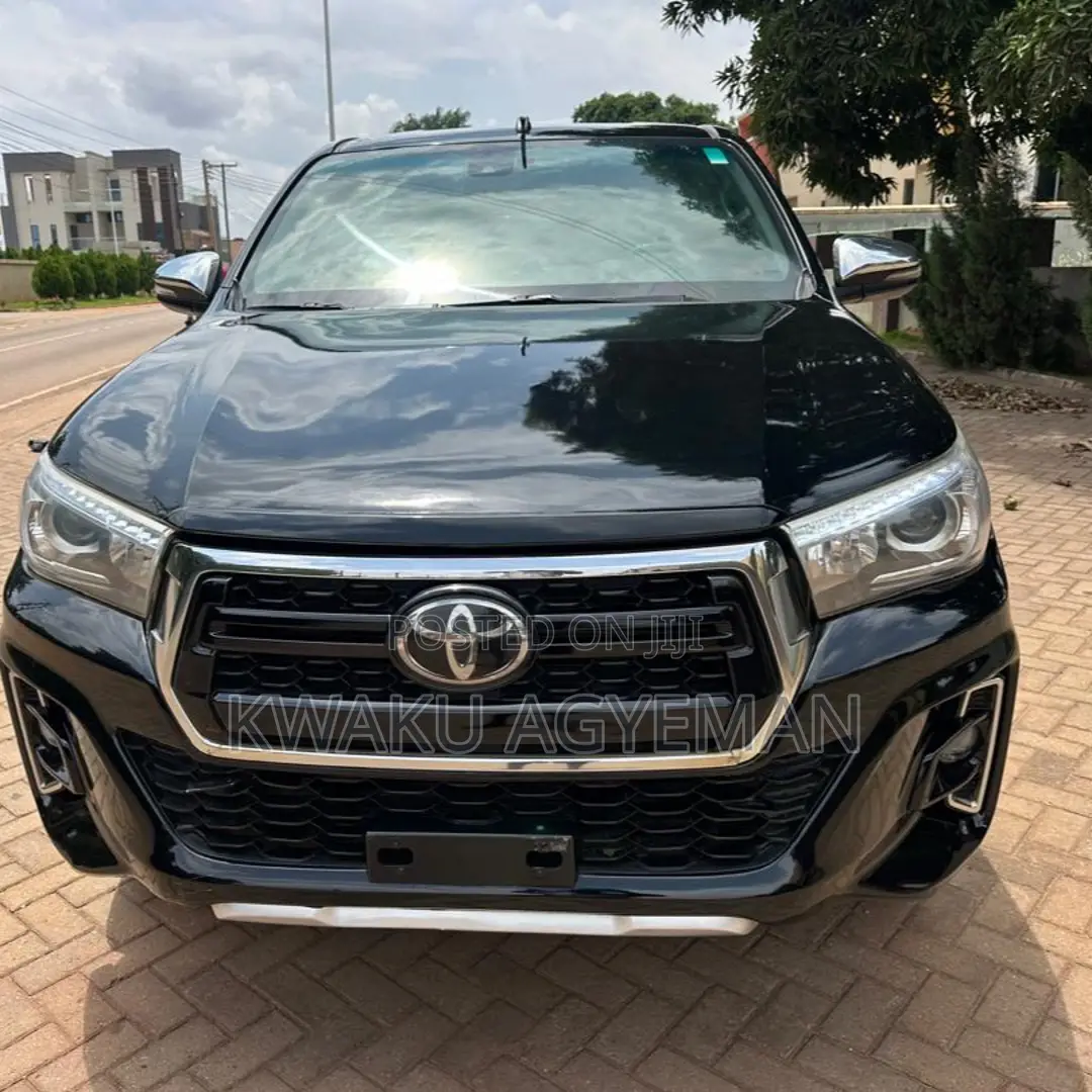 Toyota Hilux 2018 Black