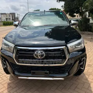 Toyota Hilux 2018 Black