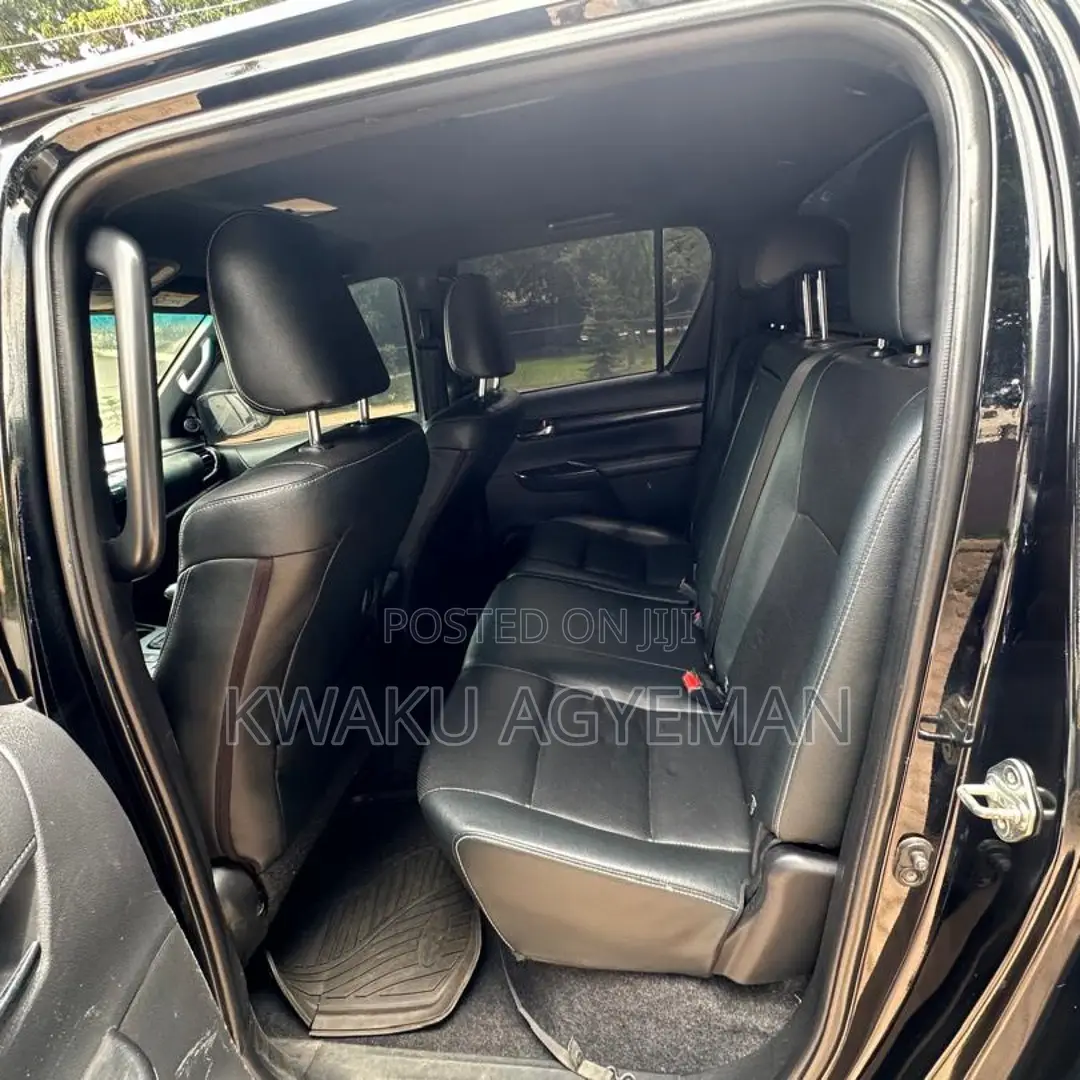 Toyota Hilux 2018 Black