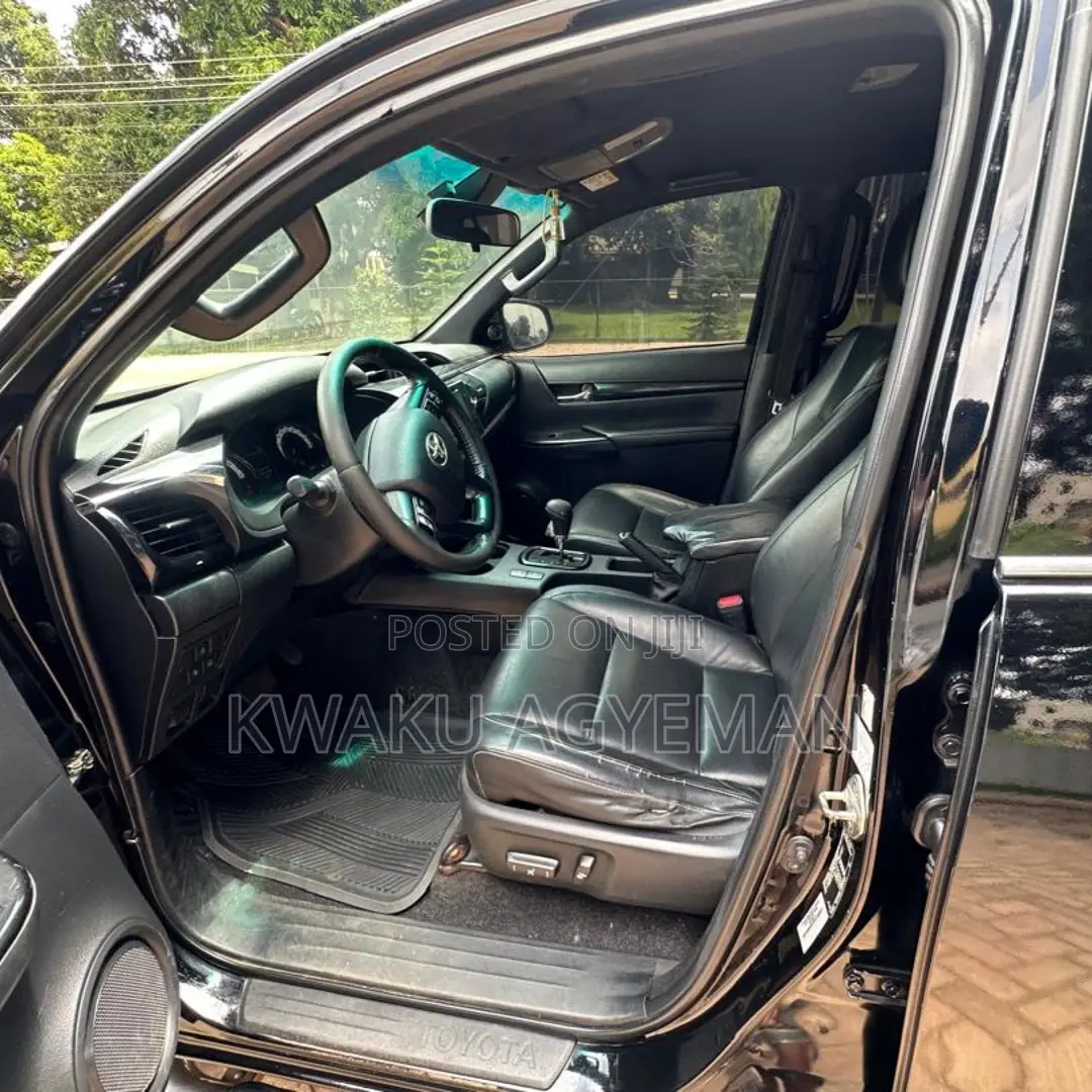 Toyota Hilux 2018 Black