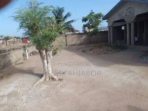 5bdrm House in Ngleshie Amanfro for sale