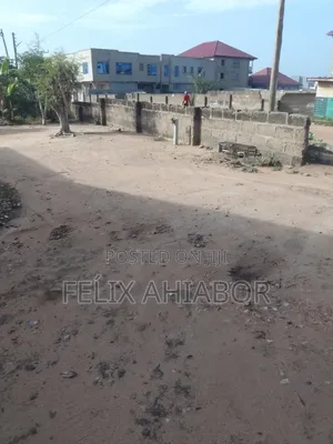 5bdrm House in Ngleshie Amanfro for sale