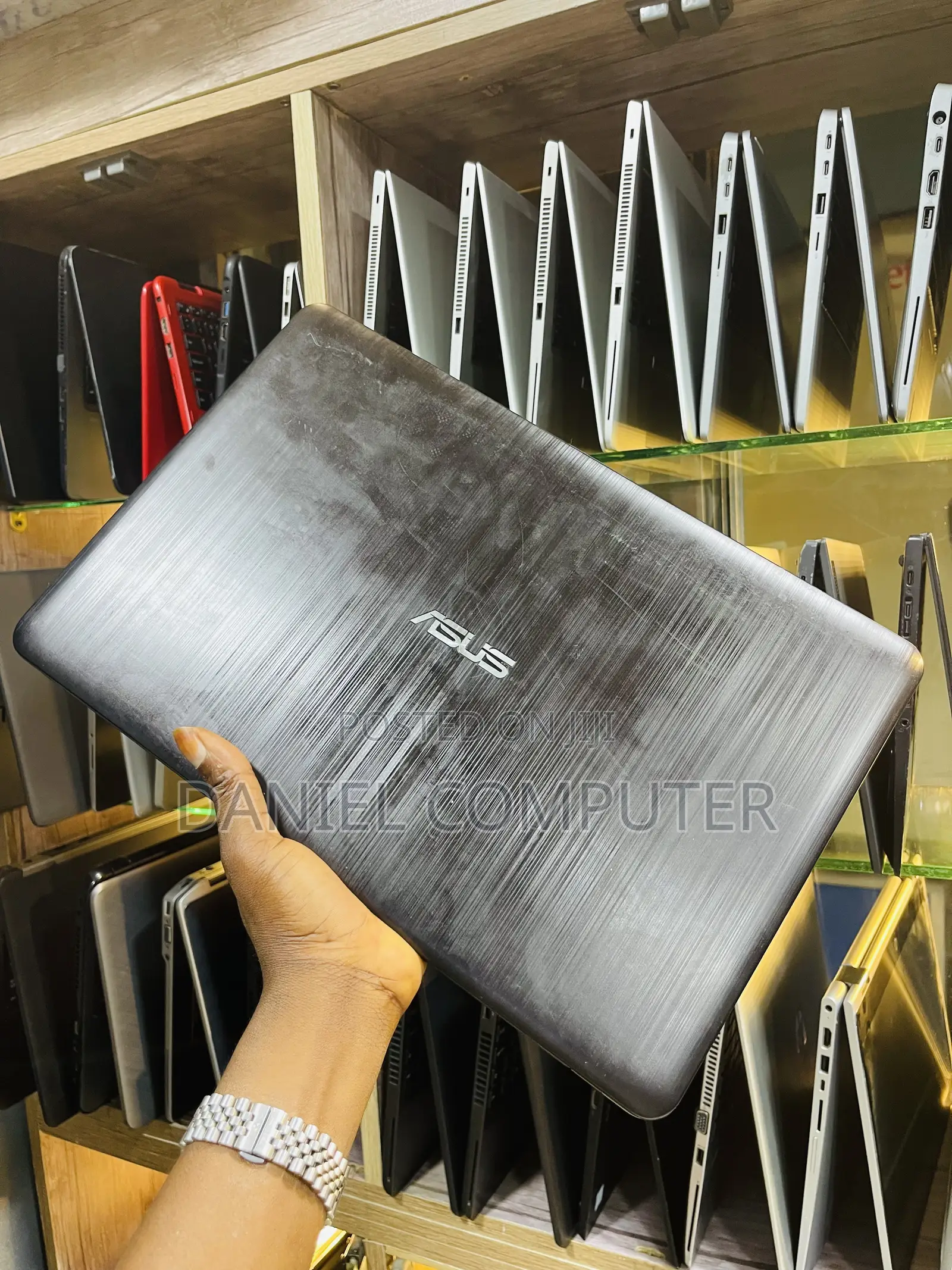 Laptop Asus VivoBook 15 X540NA 4GB Intel Celeron HDD 750GB