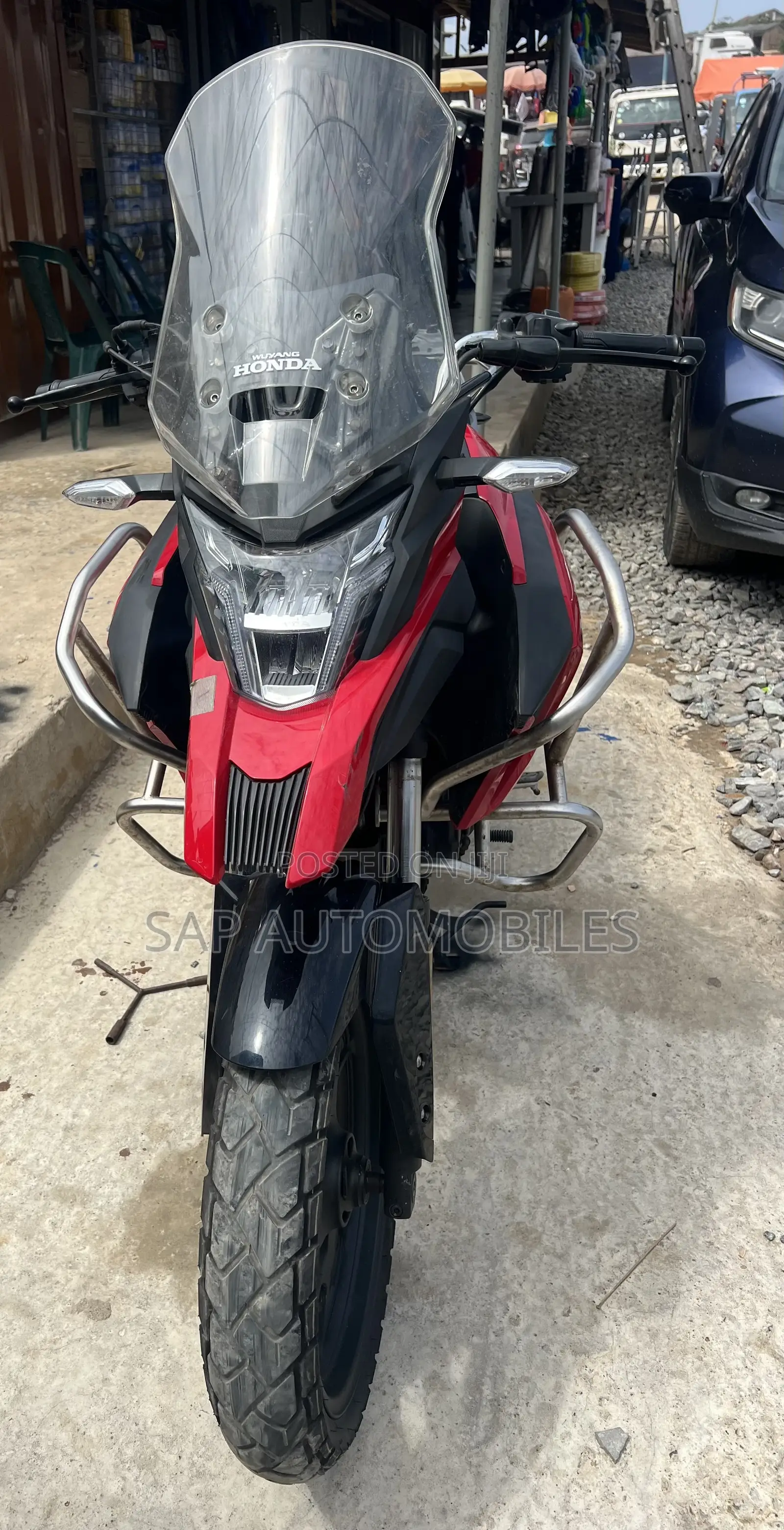 Honda CB 2022 Red
