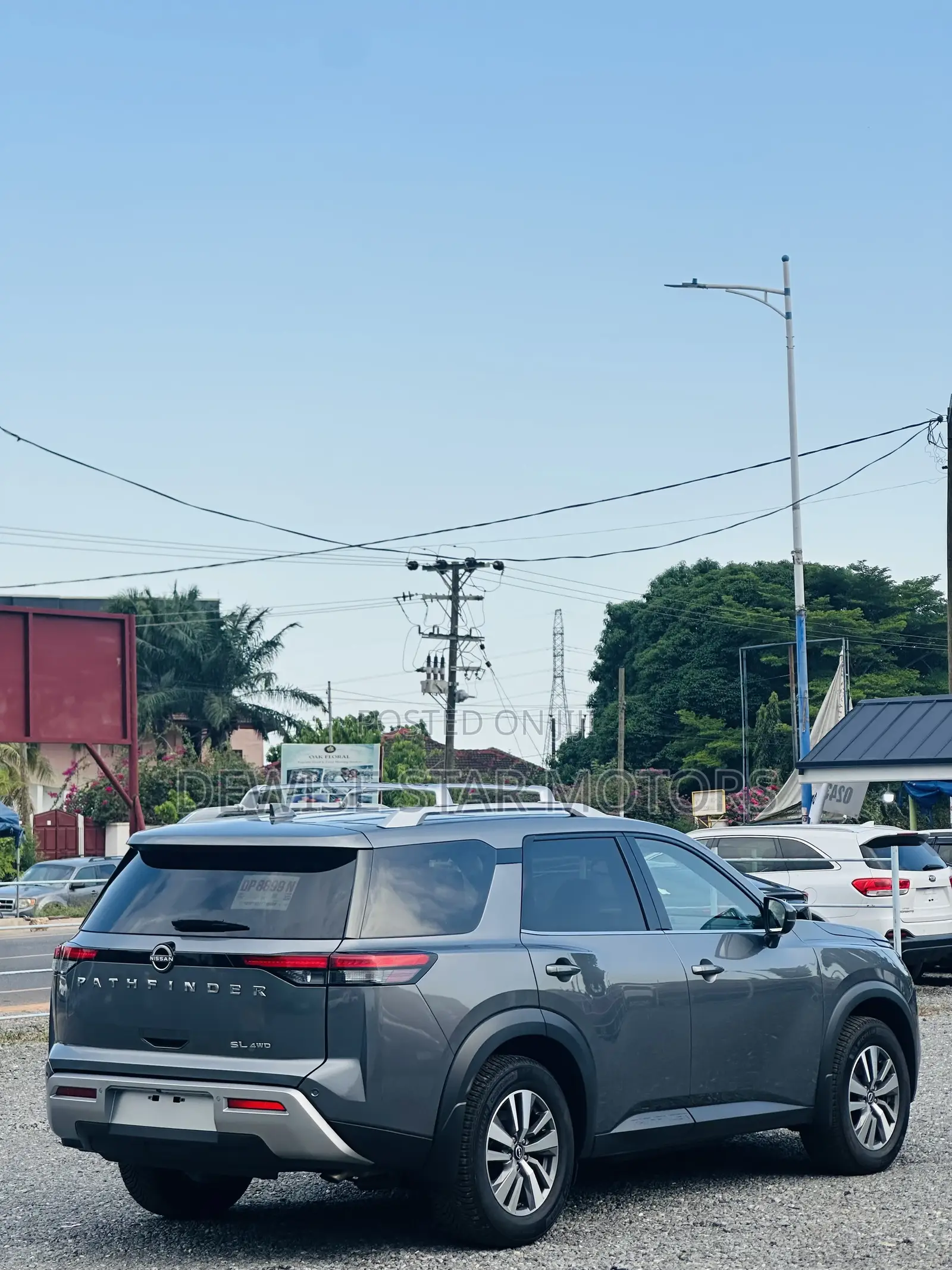 Nissan Pathfinder SL 2022 Gray