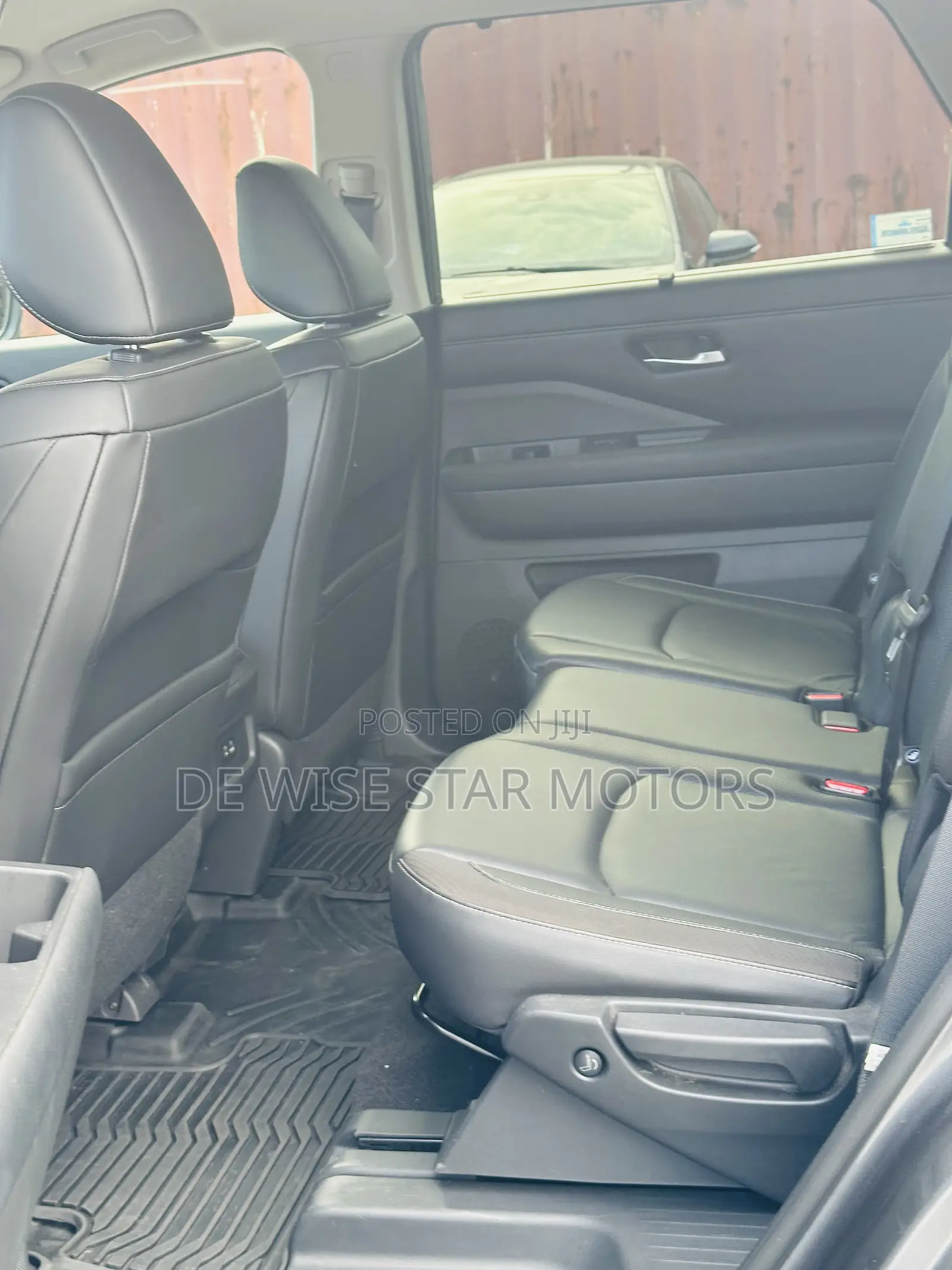 Nissan Pathfinder SL 2022 Gray
