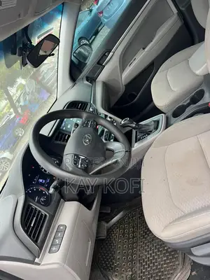 Hyundai Elantra SE 2020 Gray