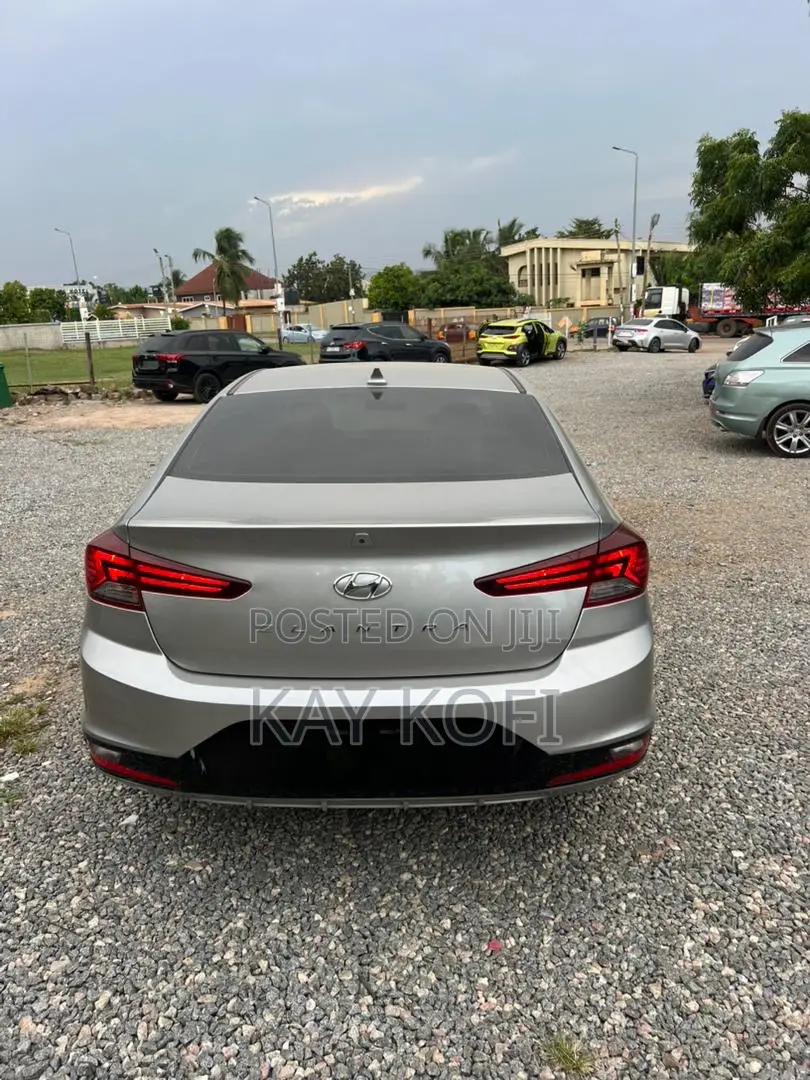 Hyundai Elantra SE 2020 Gray