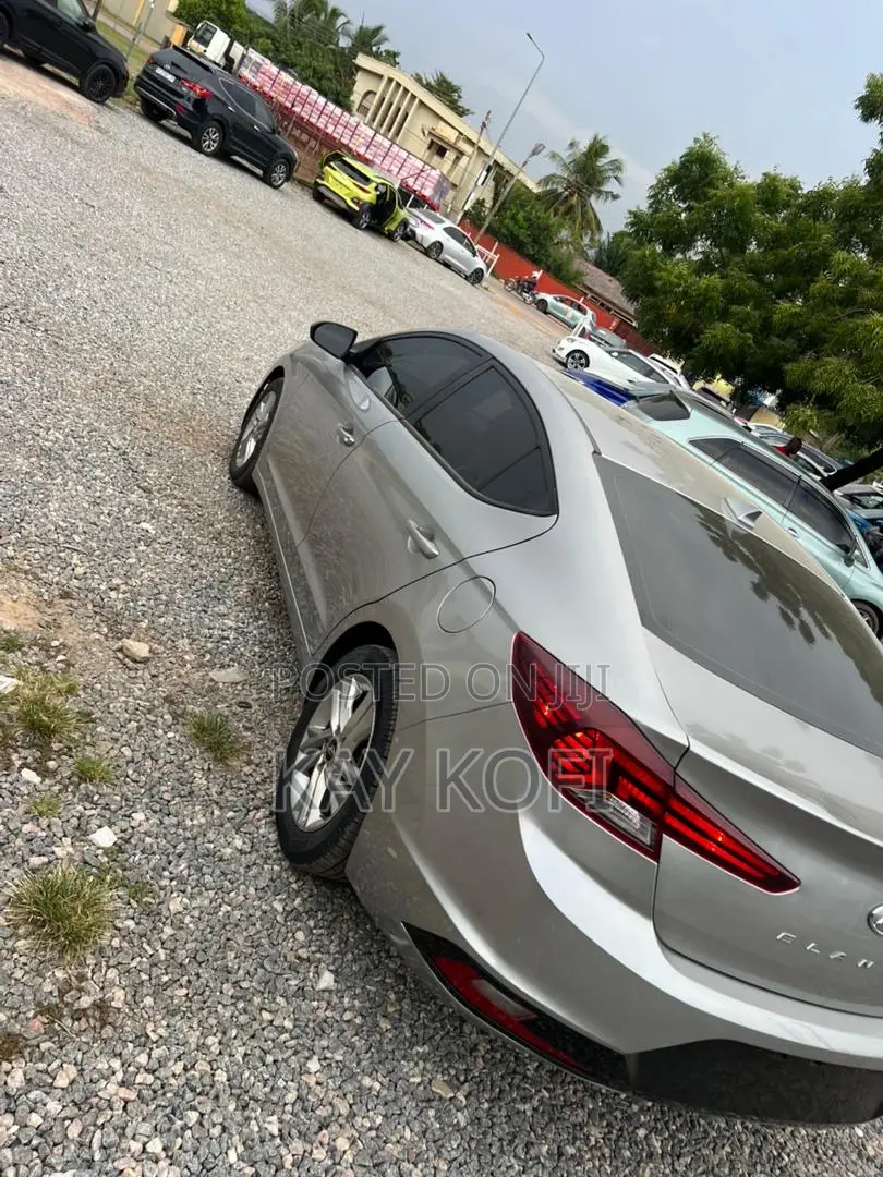 Hyundai Elantra SE 2020 Gray