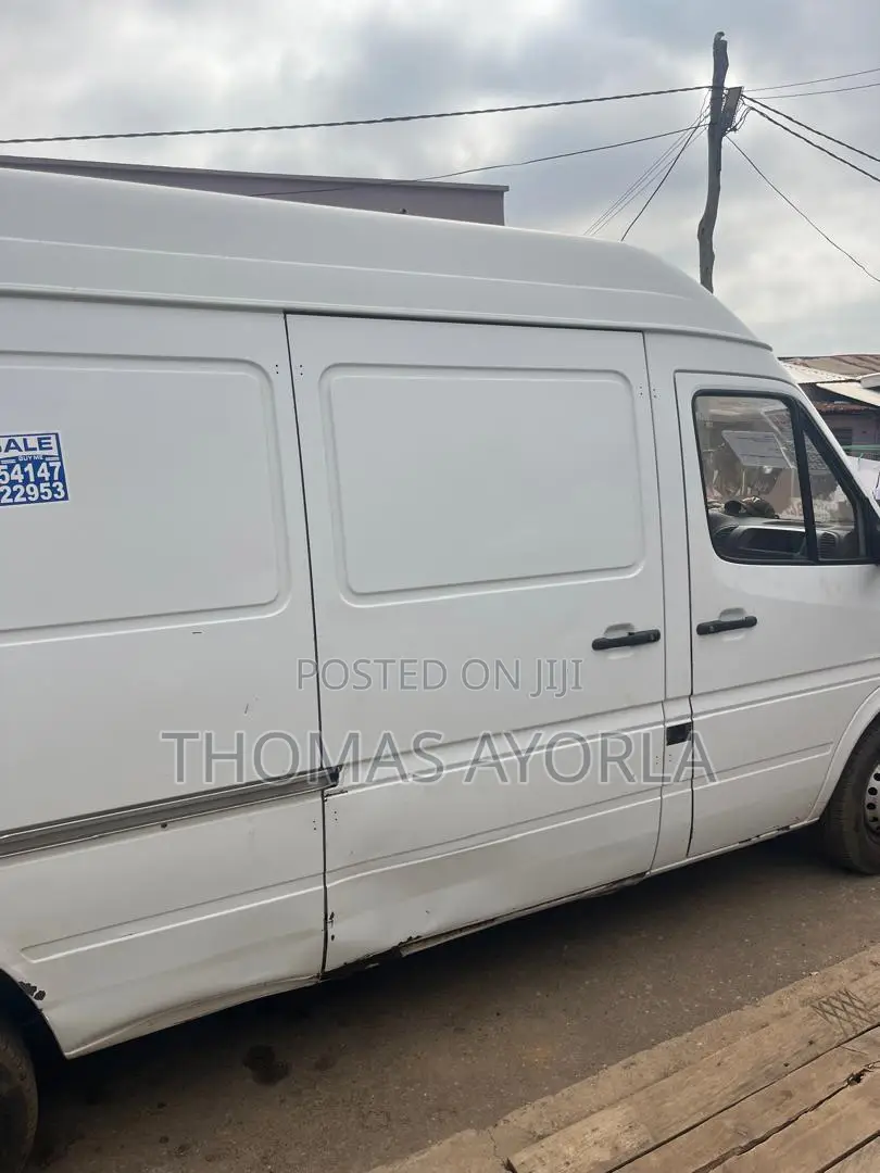 Mercedes-Benz Sprinter 2012 White