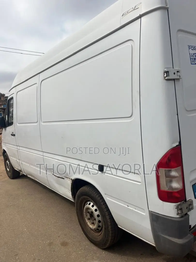Mercedes-Benz Sprinter 2012 White