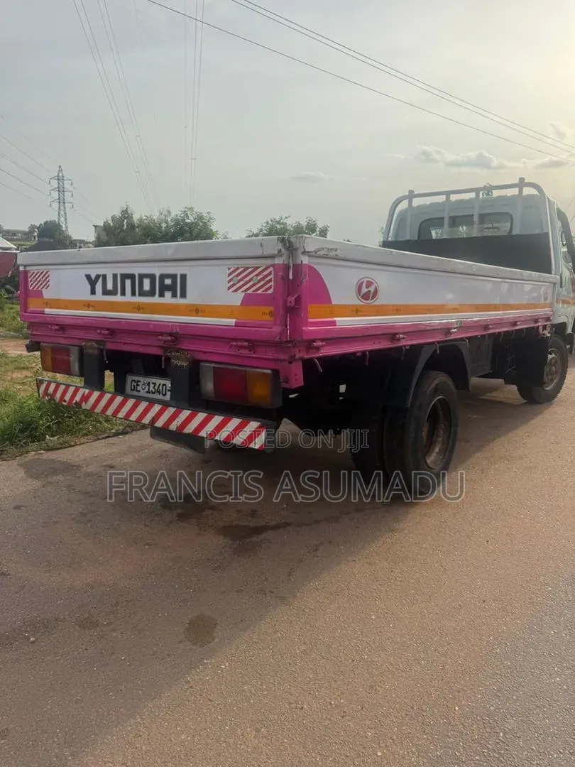 Hyundai Mighty Two 16