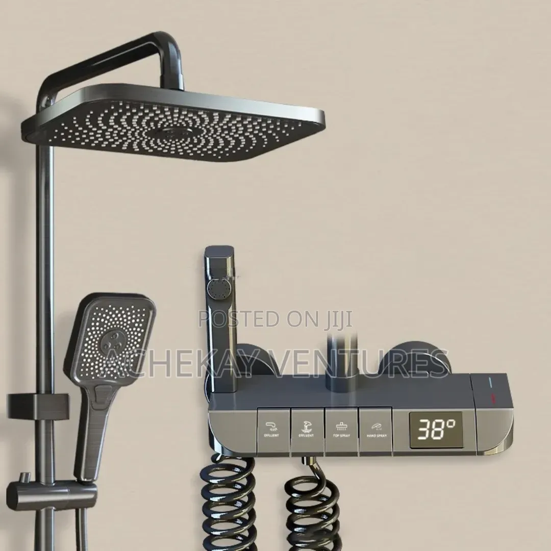 Piano Shower Lee Display