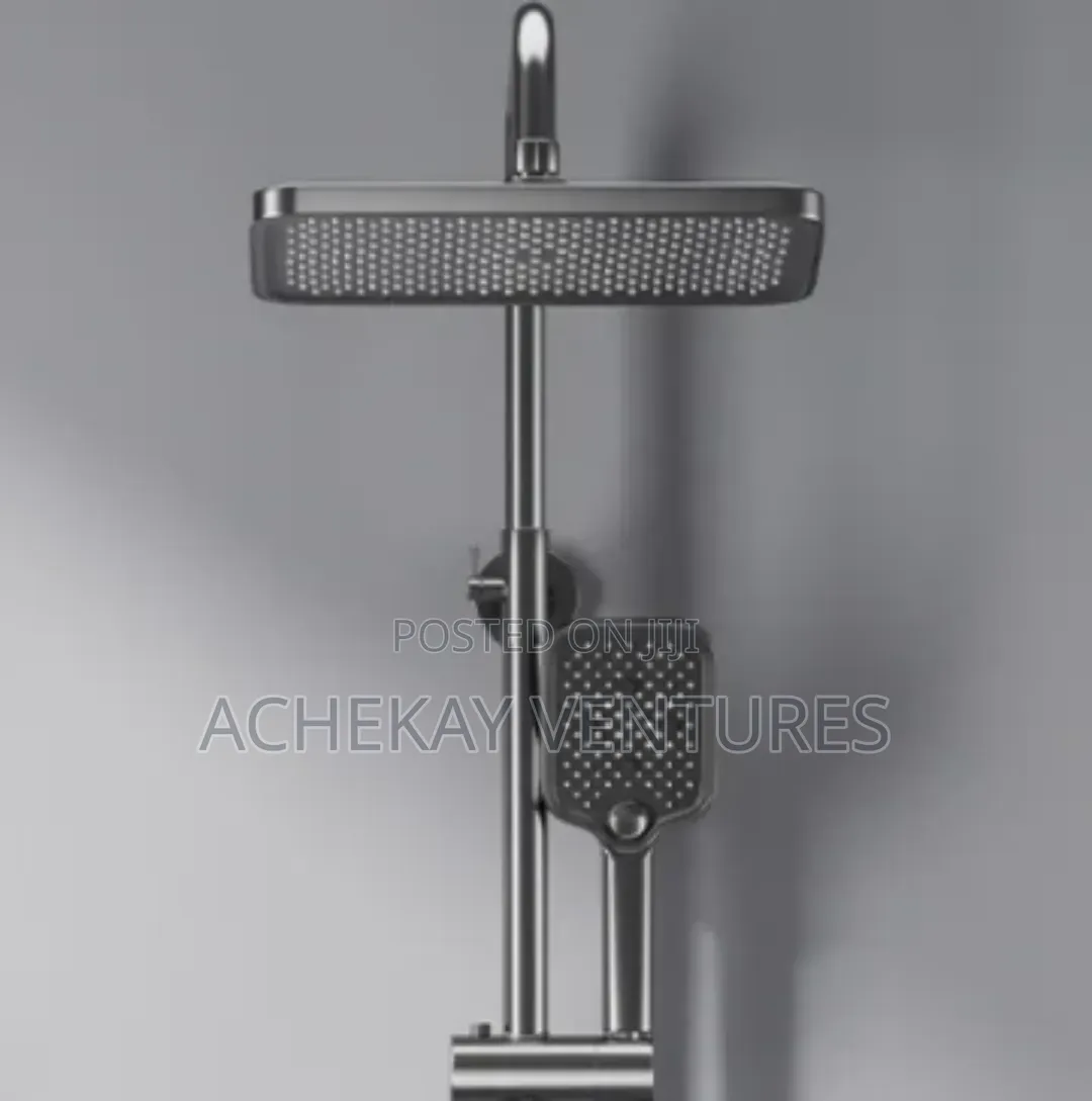 Piano Shower Lee Display