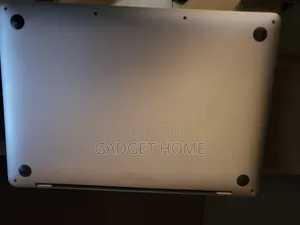 Laptop Apple MacBook 2020 8GB Intel Core i5 SSD 512GB