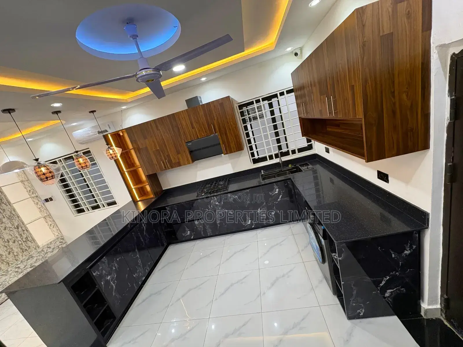 3bdrm House in Festus Hotel, Barrier for sale