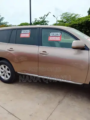 Toyota Highlander 2013 Gold