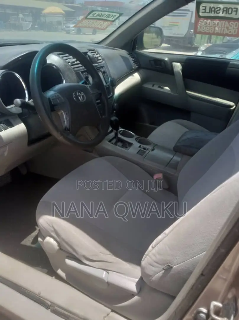 Toyota Highlander 2013 Gold