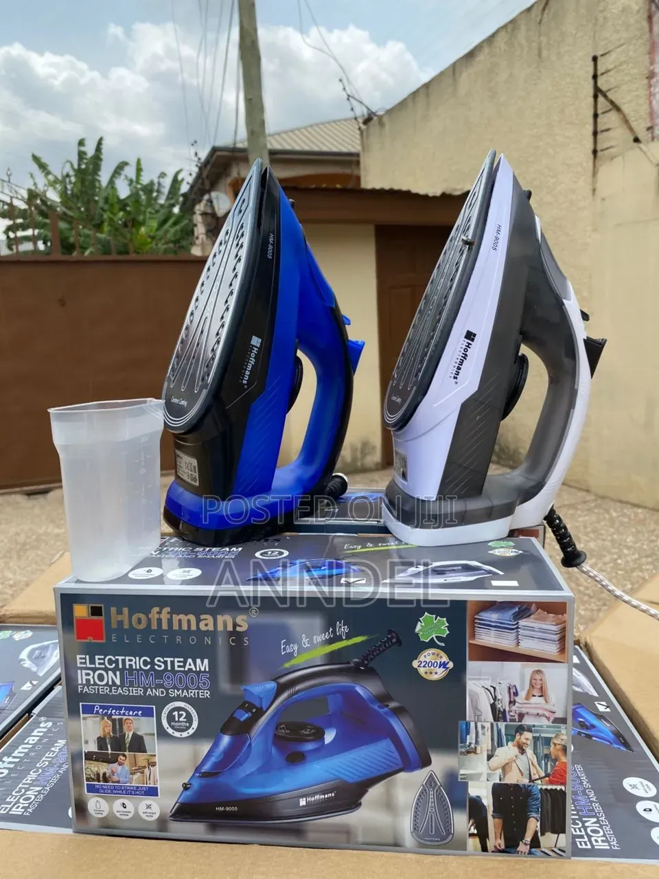 Steam Iron With Measuring Cup
