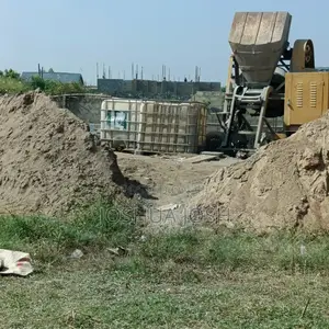 Machine Concrete. Casting Work. Contractor